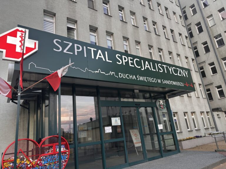 60 mln zł cofnięte. Dlaczego Sandomierz stracił szpitalną inwestycję? Szpital Specjalistyczny w Sandomierzu stracił 60 mln zł unijnego dofinansowania na nowy pawilon.