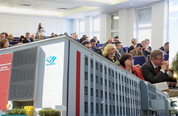 Zdrowie czy polityka? Burza w sejmiku po wstrzymaniu przyjęć w szpitalu Wstrzymane przyjęcia w szpitalu wojewódzkim wywołały polityczną burzę i strach pacjentów.