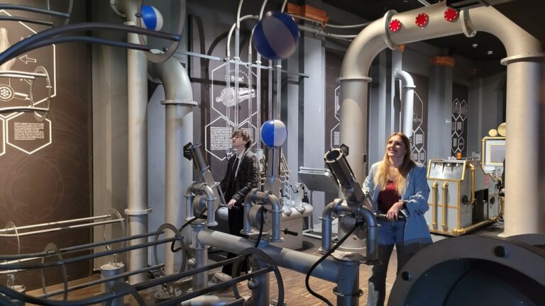 Grudzień, który iskrzy nauką. Co ECN ukrywa w nowej wystawie? Fot.:UMKielce Nowe stanowisko, nowe odkrycia. Energetyczne Centrum Nauki zaskakuje