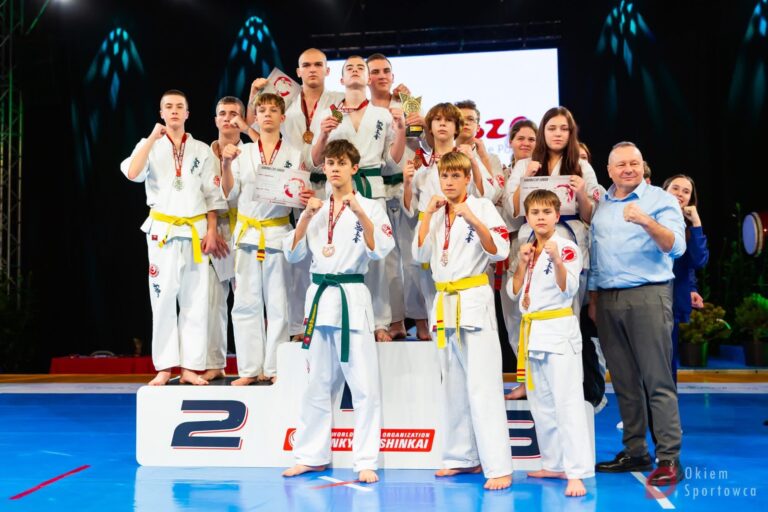 Kielecki Klub Sportowy Karate najlepszy w Kokoro Cup Juniors. 13 medali FB.: KKSK - Zawodnicy Kieleckiego Klubu Sportowego Karate podczas rywalizacji w Kokoro Cup Juniors w Warszawie