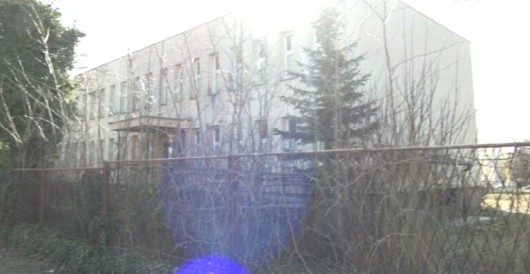 Jędrzejów: Powstanie centrum dla chorych na Alzheimera i nowe przedszkole Fot.: Scrin-TVŚ/Budynek przy ul. Krzywoustego w Jędrzejowie zostanie zmodernizowany, by służyć zarówno seniorom z chorobami otępiennymi, jak i przedszkolakom.