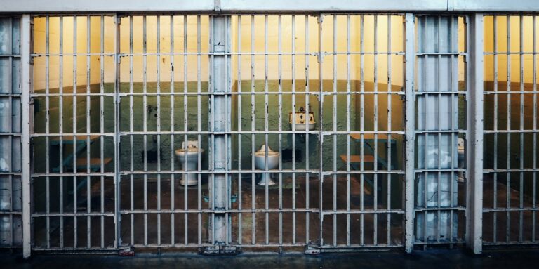 Miał iść do więzienia, a rozkręcił narkotykowy biznes! Wielka wpadka 56-latka