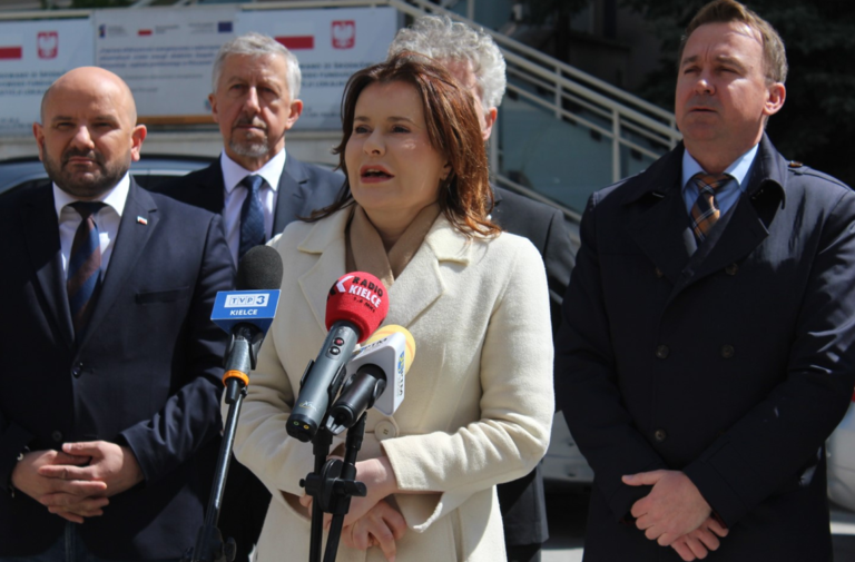 Fot.: Radio Kielce/Czarny tydzień w świętokrzyskim. Anna Krupka alarmuje: „Szpitale toną w długach!”