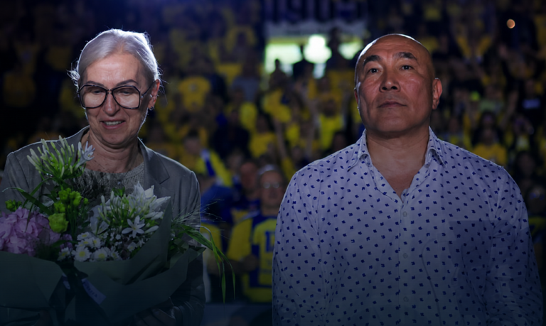 Fot.: Industria Kielce/ Po 12 latach pracy, kirgiski szkoleniowiec zostawia Kielce jako miasto piłki ręcznej, które zna już smak zwycięstwa w Europie.