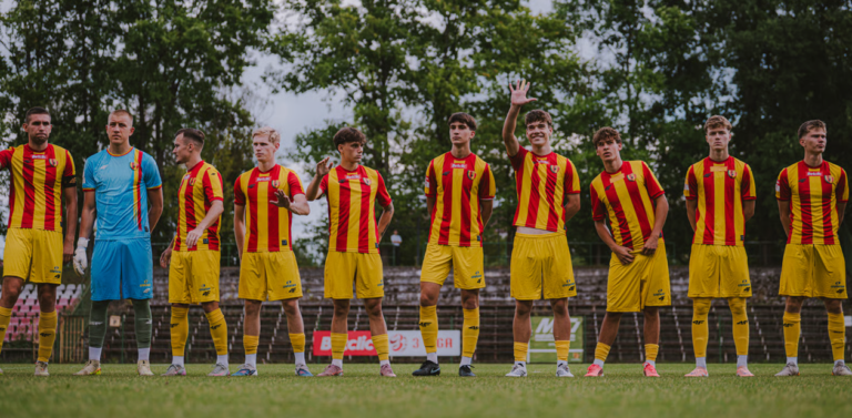 Fot.: Korona Kielce/Korona Kielce pozostaje niepokonana od siedmiu ligowych spotkań na własnym stadionie. Dziś o godz. 14.45 zmierzy się z Motorem Lublin.