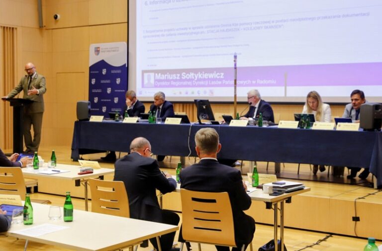 Świętokrzyskie walczy o szybką kolej. Sejmik wysyła apel do premiera Fot.UMWL/Sejmik Województwa Świętokrzyskiego jednogłośnie poparł apel o włączenie Korytarza Centralnego do bazowej sieci kolejowej kraju.