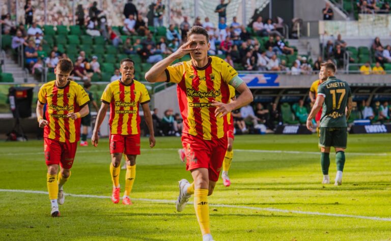 Fot.: Korona Kielce/orona Kielce wygrała we Wrocławiu 2:1. Decydująca bramka padła w doliczonym czasie gry.
