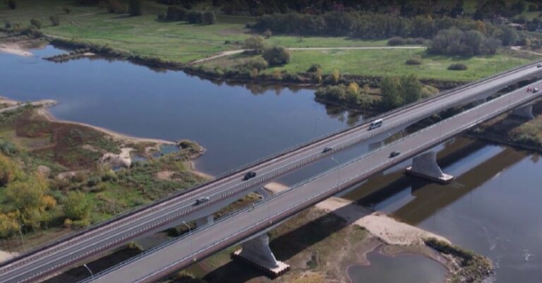 Susza hydrologiczna i hydrogeologiczna coraz mocniej dotyka województwo świętokrzyskie. Niski poziom wód w rzekach i zbiornikach oraz spadająca wydajność ujęć stanowią wyzwanie dla samorządów i mieszkańców regionu.