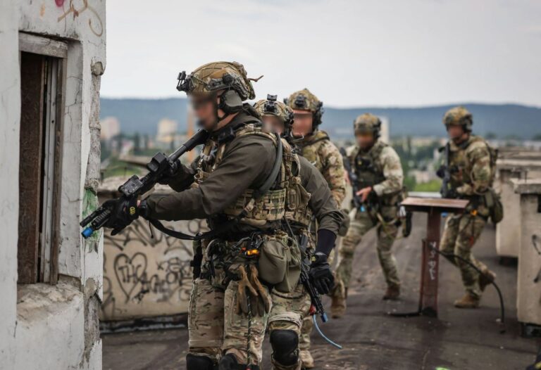 Pilny komunikat Policji! Słychać huki i odgłosy wystrzałów! policja kielce