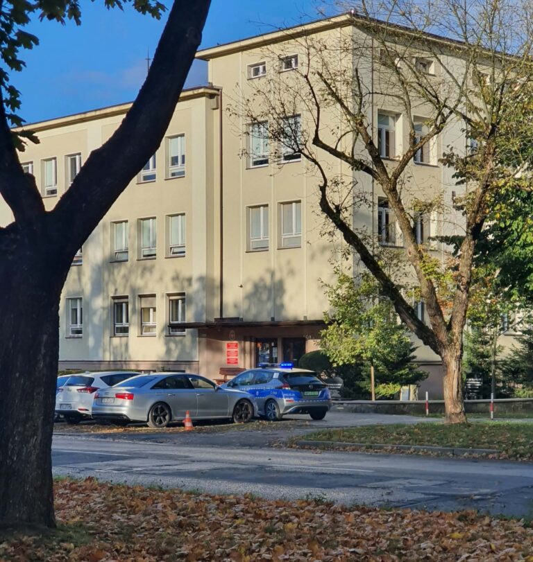 szkołach